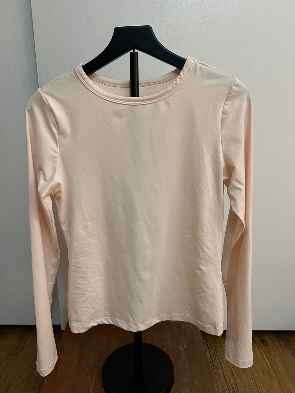 Women’s Slim Fit Cream Long-Sleeve Crew Neck Top